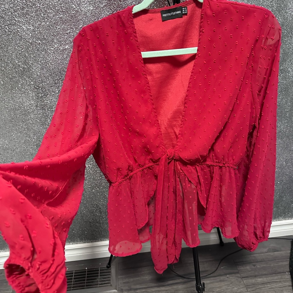 Pretty LittleThing - Ruffled Tie Up Blouse